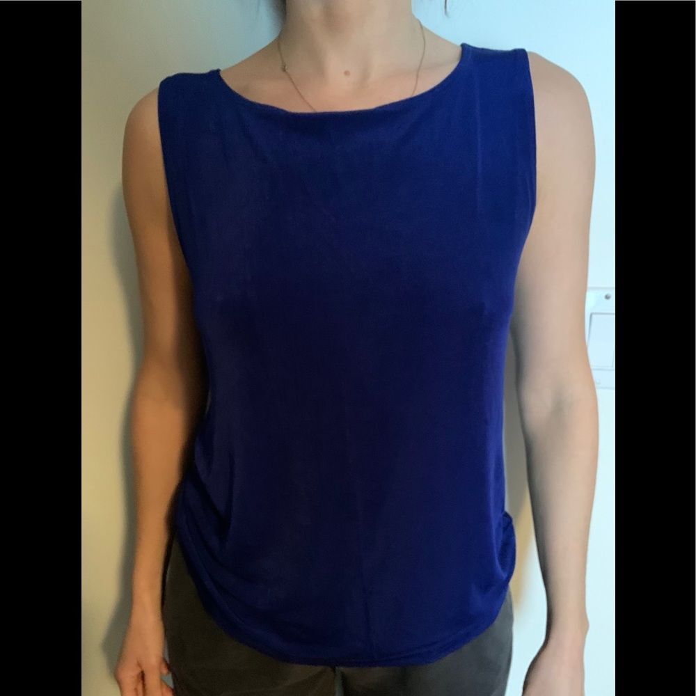 Chico’s dark blue stretchy sleeveless blouse, excellent condition, size 1